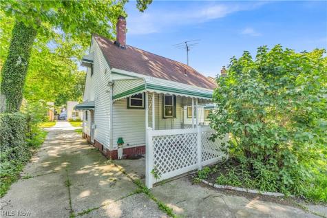 20051 Green Oak Drive Euclid OH 44117