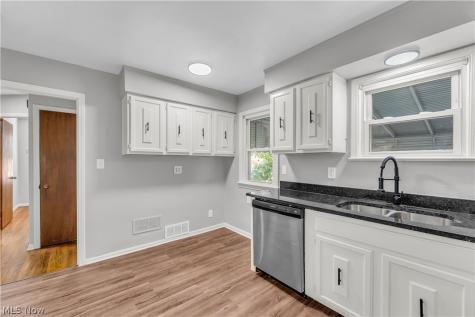 20051 Green Oak Drive Euclid OH 44117