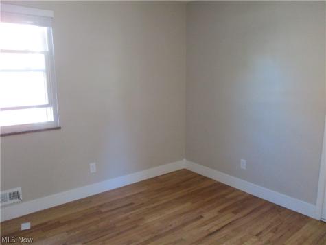 3017 Snow Road Parma OH 44134