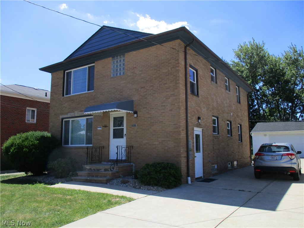3017 Snow Road Parma OH 44134