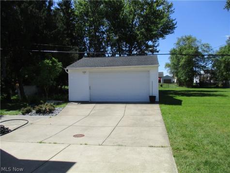 3017 Snow Road Parma OH 44134
