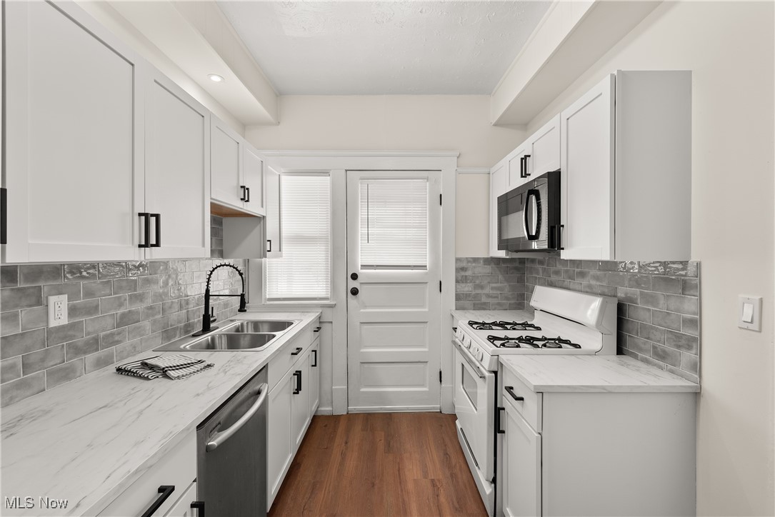 1375 Cranford Avenue Lakewood OH 44107