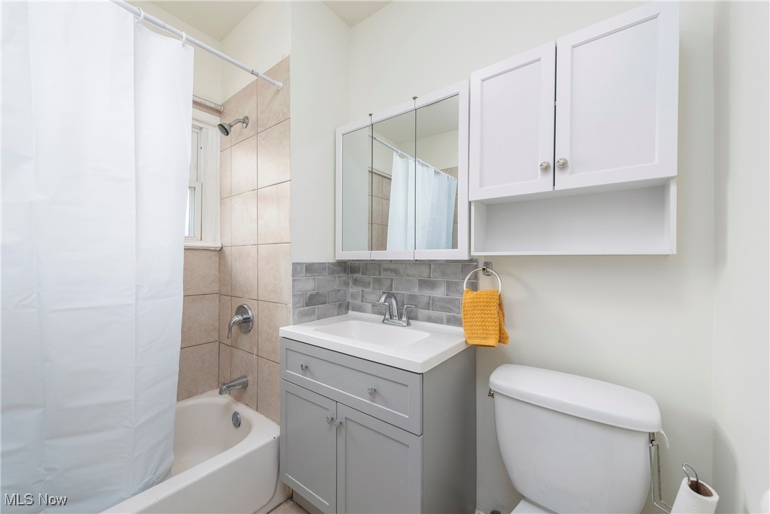 1375 Cranford Avenue Lakewood OH 44107