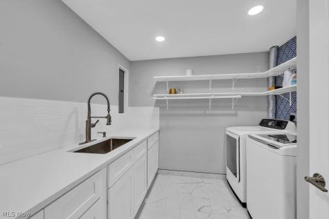 2702 Bridge Avenue Cleveland OH 44113