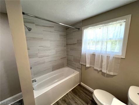 784 Rosamond Avenue Akron OH 44307
