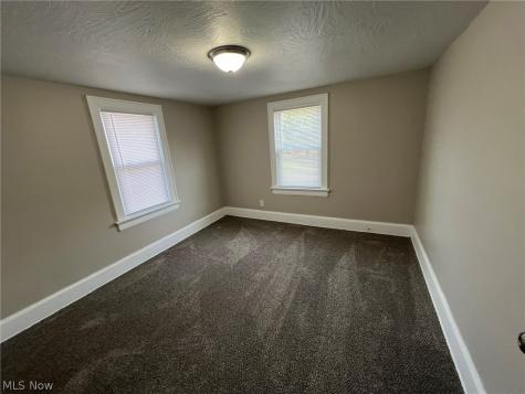 784 Rosamond Avenue Akron OH 44307