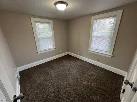 784 Rosamond Avenue Akron OH 44307