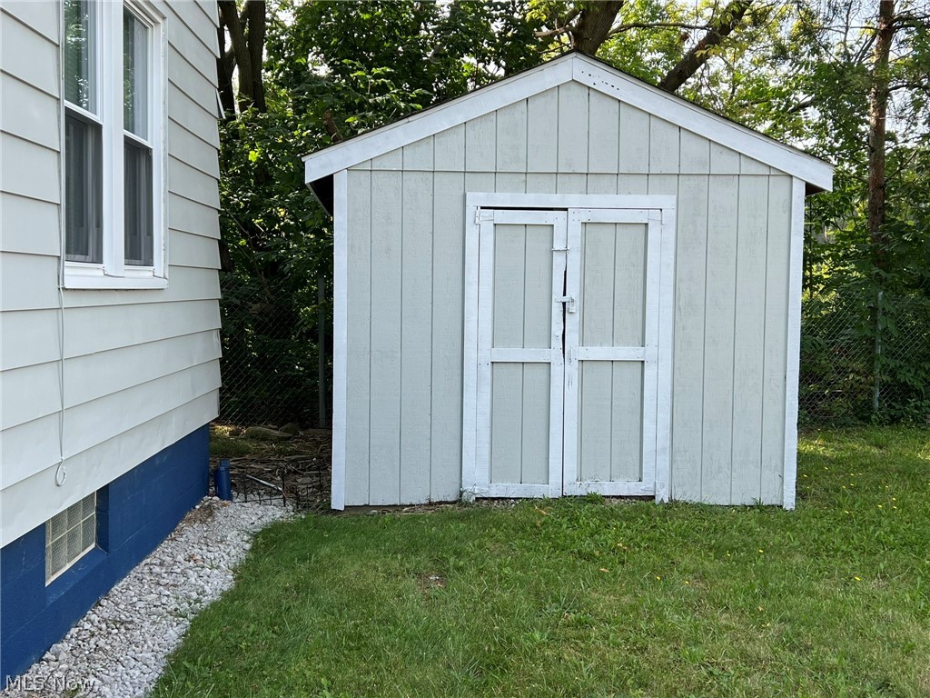 784 Rosamond Avenue Akron OH 44307