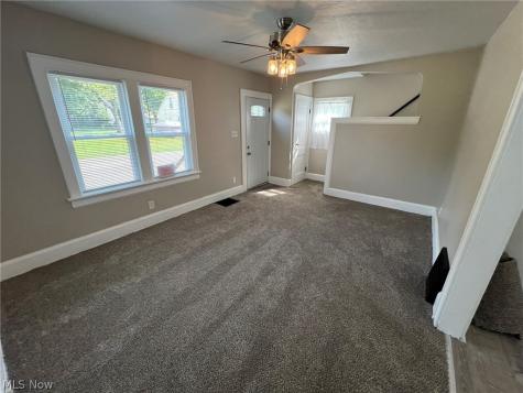 784 Rosamond Avenue Akron OH 44307