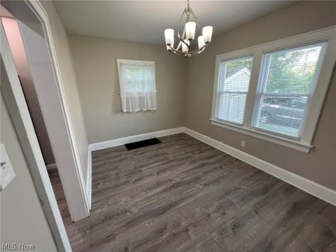 784 Rosamond Avenue Akron OH 44307