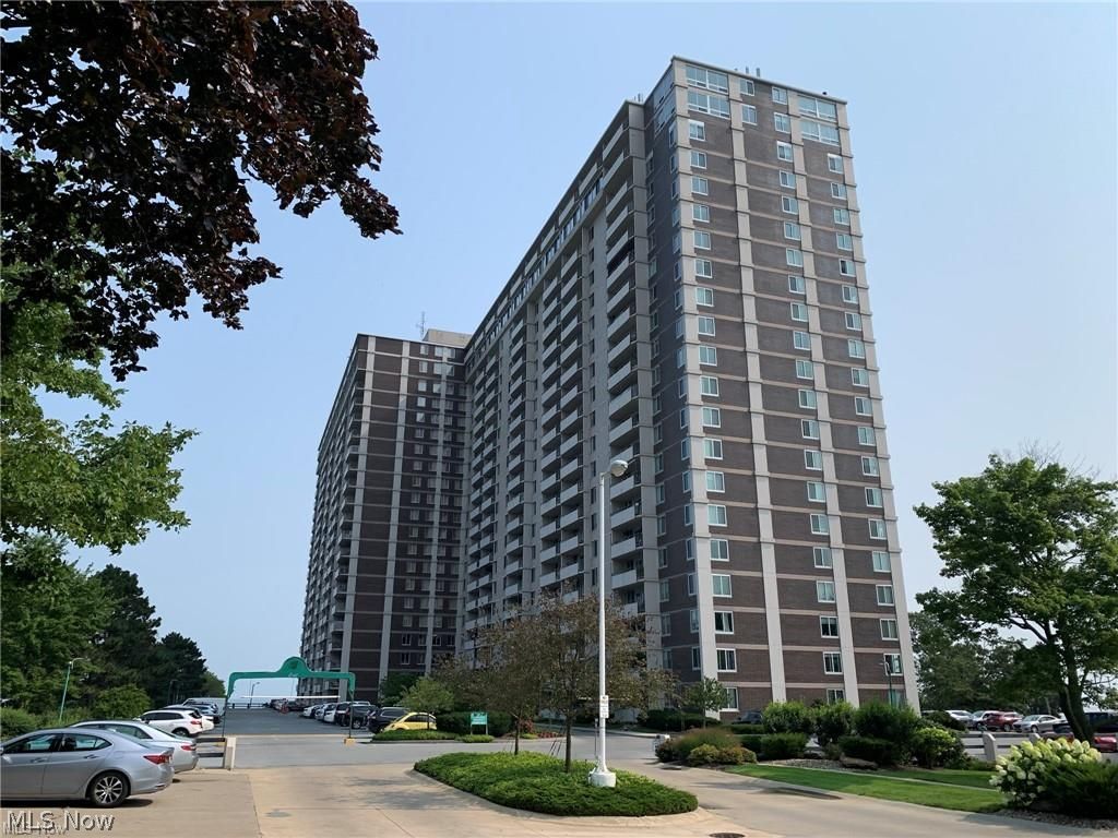 Lakewood OH, 12900 Lake Avenue, Unit 1614