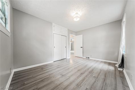 24111 Edgehill Drive Beachwood OH 44122