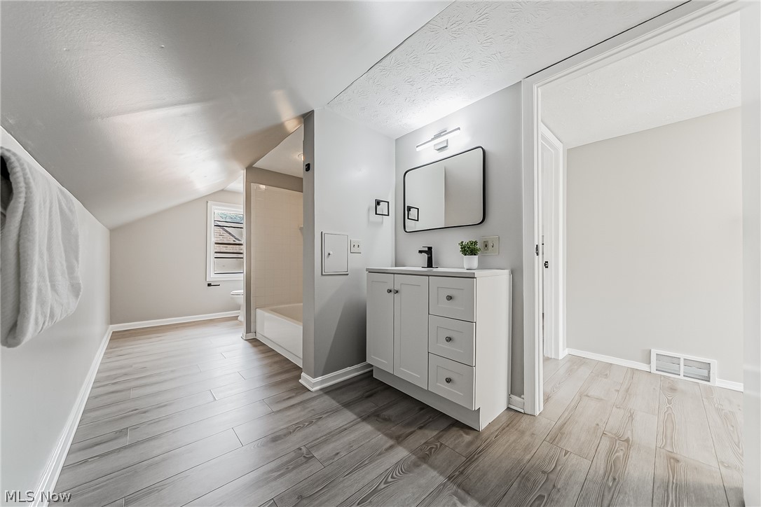 24111 Edgehill Drive Beachwood OH 44122
