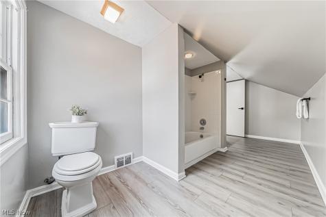 24111 Edgehill Drive Beachwood OH 44122