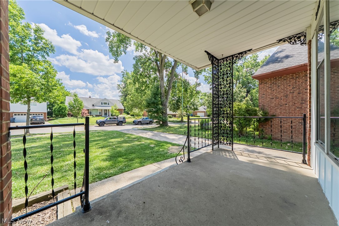 24111 Edgehill Drive Beachwood OH 44122