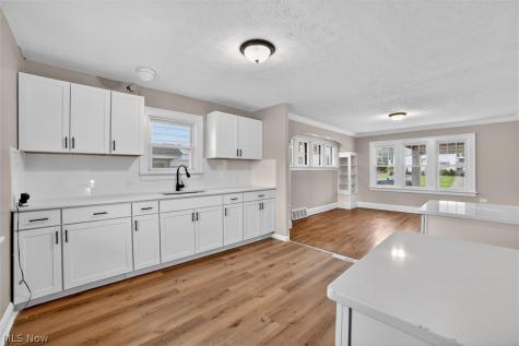4874 E 95th Street Garfield Heights OH 44125