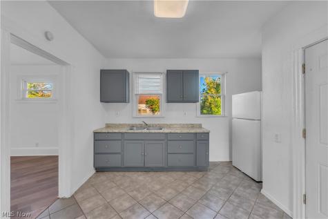 3625 Newark Avenue Garfield Heights OH 44109