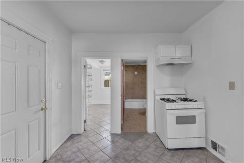 3625 Newark Avenue Garfield Heights OH 44109