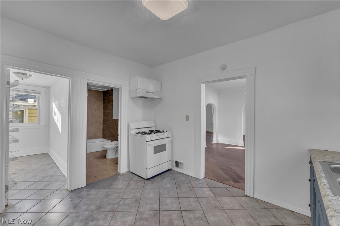 3625 Newark Avenue Garfield Heights OH 44109