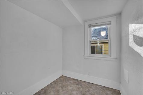 3625 Newark Avenue Garfield Heights OH 44109