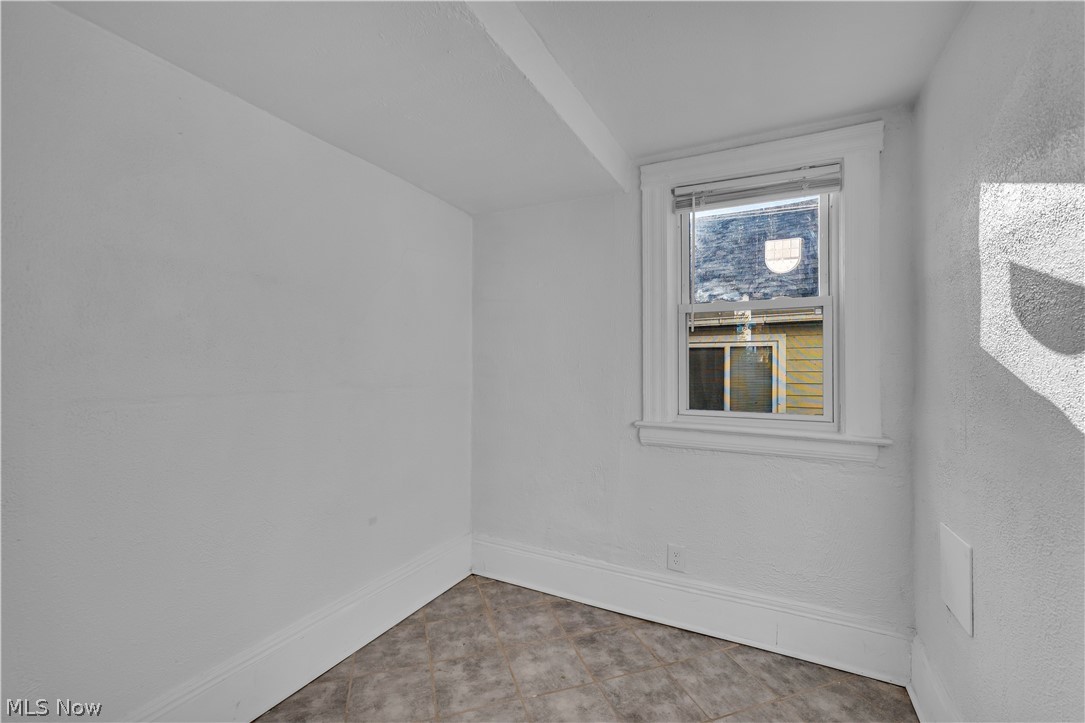3625 Newark Avenue Garfield Heights OH 44109