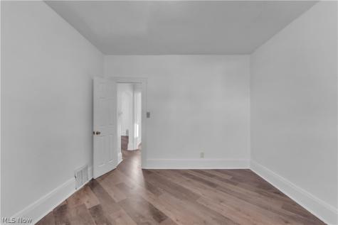 3625 Newark Avenue Garfield Heights OH 44109