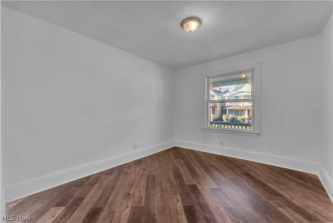3625 Newark Avenue Garfield Heights OH 44109
