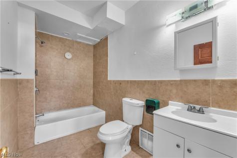 3625 Newark Avenue Garfield Heights OH 44109