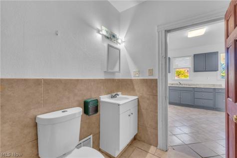 3625 Newark Avenue Garfield Heights OH 44109