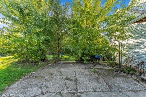3625 Newark Avenue Garfield Heights OH 44109