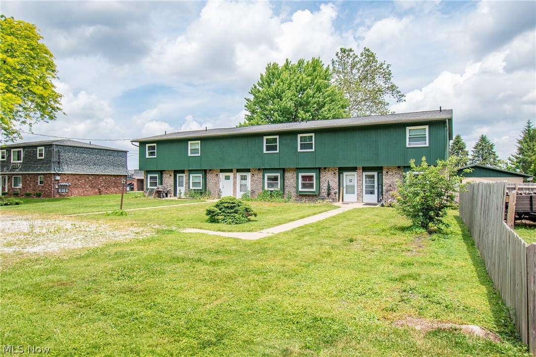 217 Edwin Street NW Hartville OH 44632