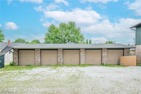 217 Edwin Street NW Hartville OH 44632