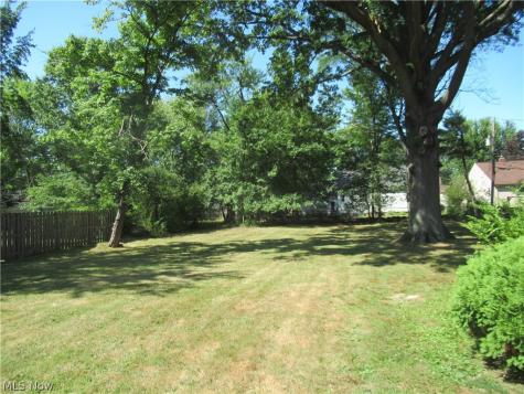 5095 Edenhurst Road Lyndhurst OH 44124