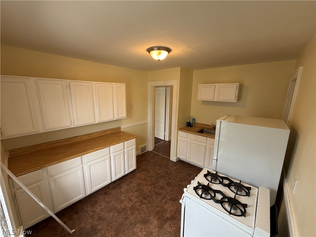 13504 Rexwood Avenue Garfield Heights OH 44105