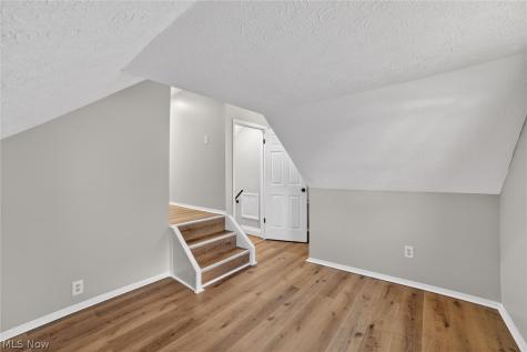 303 S Green Road South Euclid OH 44121