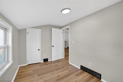 303 S Green Road South Euclid OH 44121