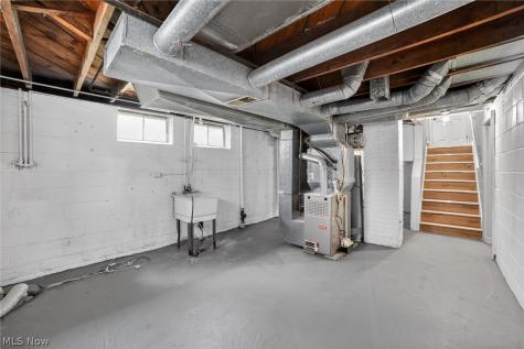 303 S Green Road South Euclid OH 44121