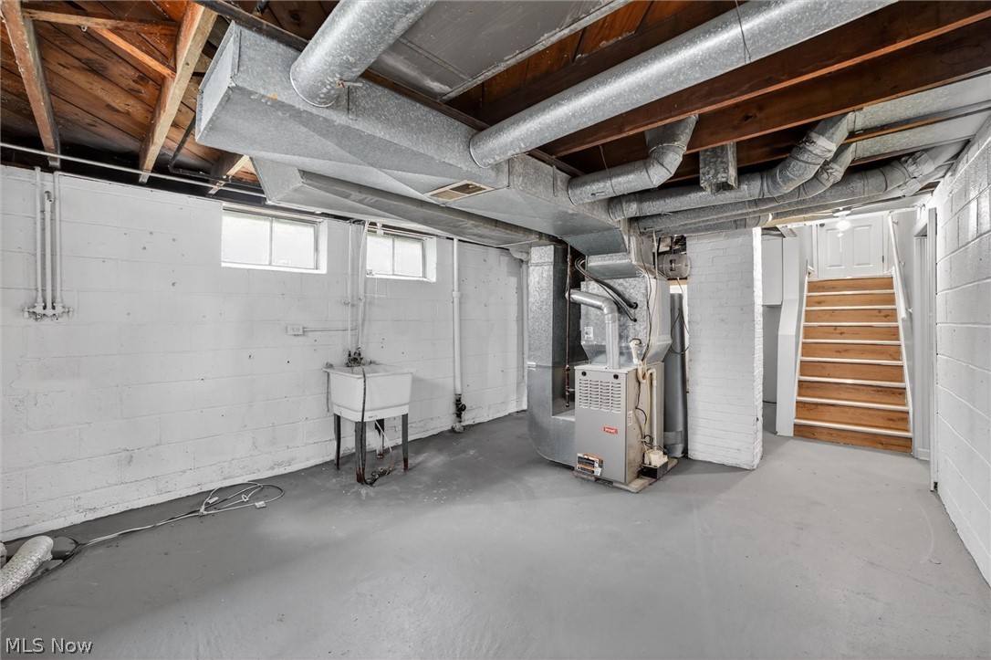 303 S Green Road South Euclid OH 44121