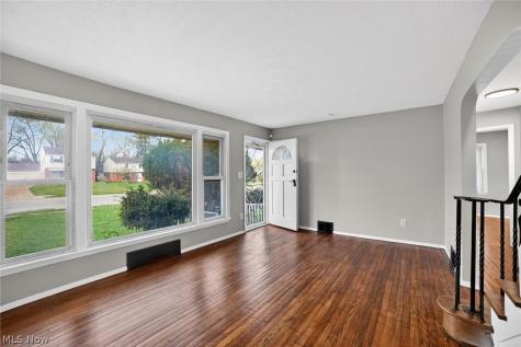 303 S Green Road South Euclid OH 44121