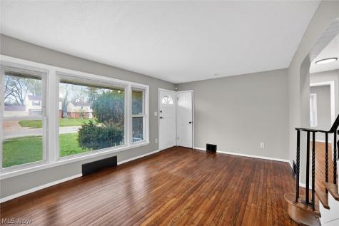 303 S Green Road South Euclid OH 44121
