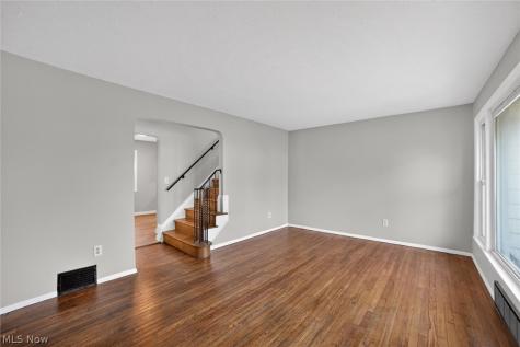 303 S Green Road South Euclid OH 44121