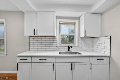 303 S Green Road South Euclid OH 44121
