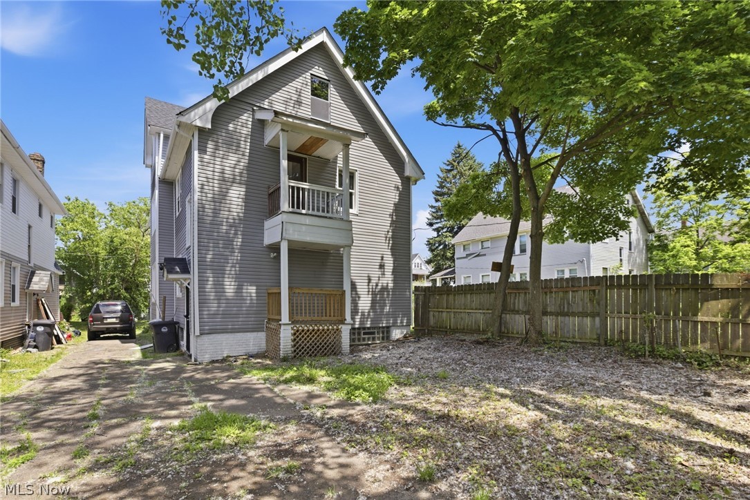 1842 Colonnade Road Cleveland OH 44112