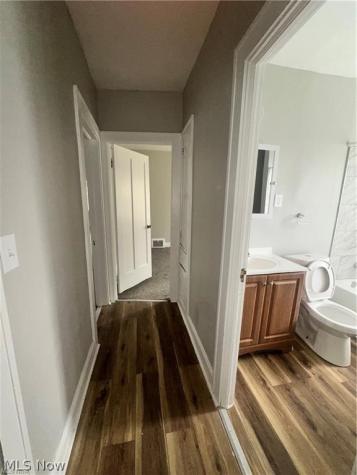 1842 Colonnade Road Cleveland OH 44112
