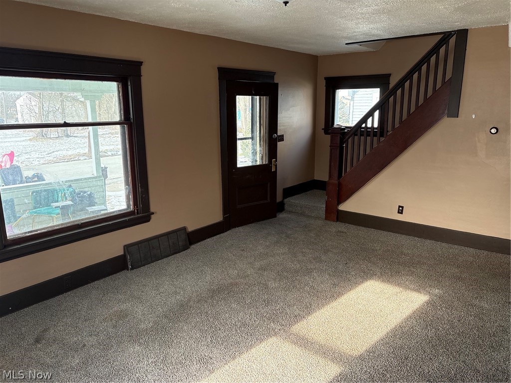 1587 Homewood Avenue SE Warren OH 44484