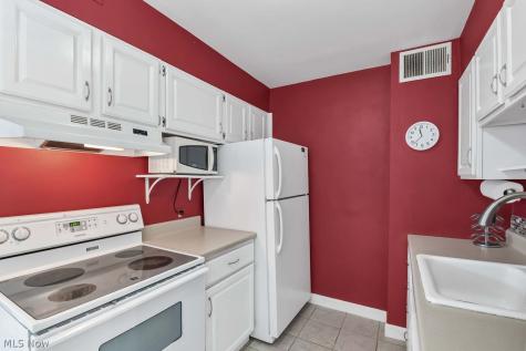 11850 Edgewater Drive Lakewood OH 44107