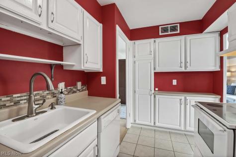 11850 Edgewater Drive Lakewood OH 44107