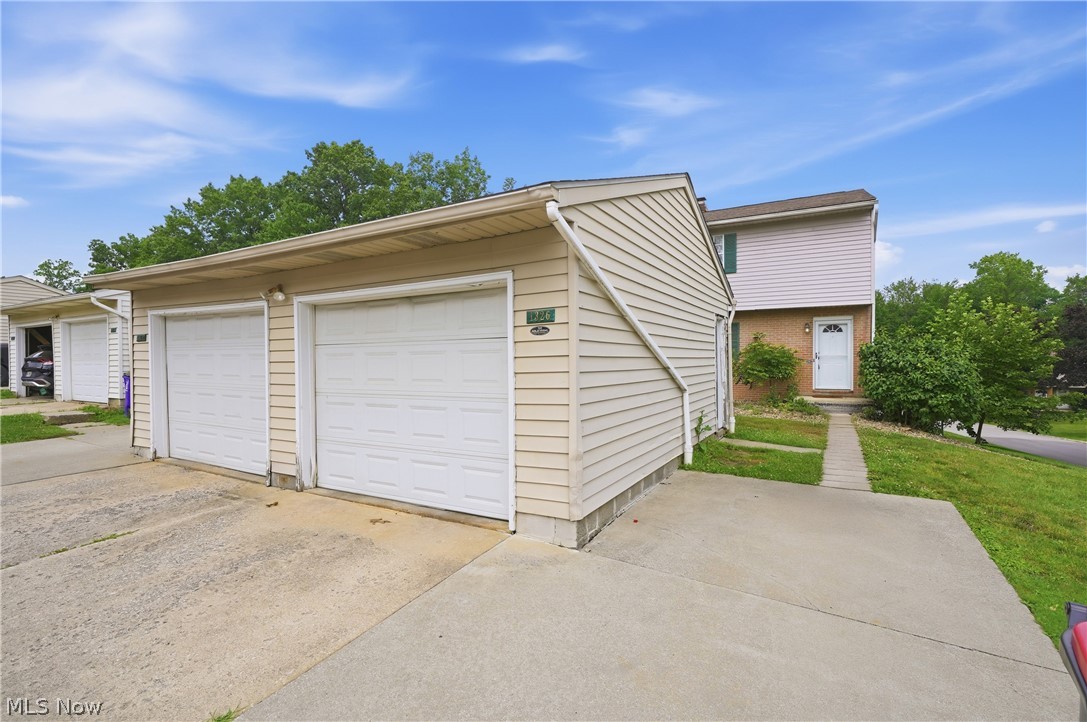 1326 Aarons Way Kent OH 44240