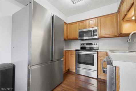 1326 Aarons Way Kent OH 44240