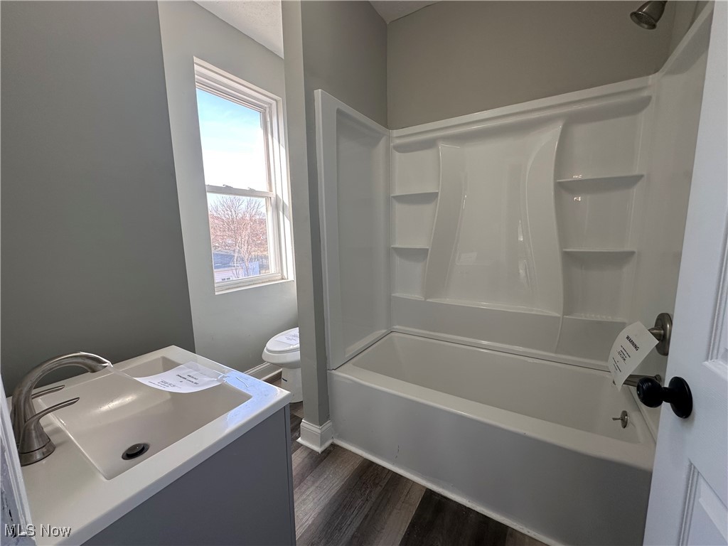 1884 E 81st Street Cleveland OH 44103